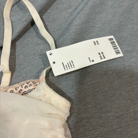 Urban Outfitters Pink Lace Bralette - Picture 4 of 4